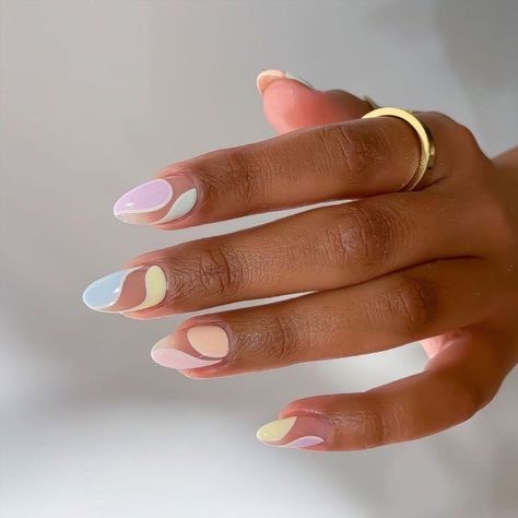 Oval Pastel Nails, Amsterdam Nails Ideas, Oval Nails Designs Spring, Spring Pastel Nails Acrylic, Spring Nails Oval, Amsterdam Nails, Spring Acrylic Nails, Edgy Nails, Summery Nails