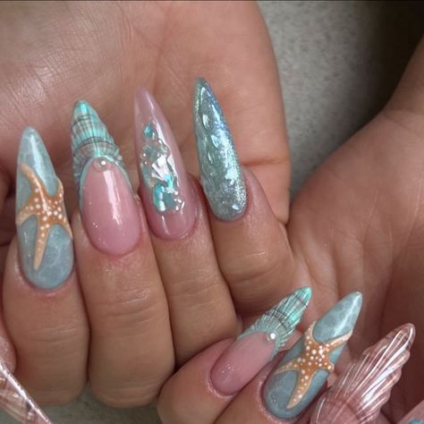 Lotte Clark Nails on Instagram: "Aquamarine marine is soooooooo lovely 🐚✨🌸🍋‍🟩🩵 @apresnailofficial   #nails#nailart#nailartdesign#shellnails#summernails#nailinspo#aquamarine#starfish" Marine Nails Designs, Starfish Manicure, Aquamarine Nails Design, Zoifishh Nails, Mermaid Nails Aesthetic, Aquamarine Nails, Aquamarine Aesthetic, Aquarius Nails, Starfish Nails