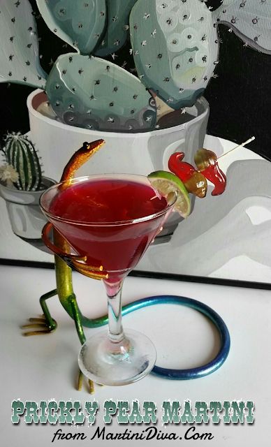 Cactus Cocktail, Prickly Pear Recipes, Prickly Pear Juice, Pear Drinks, Cactus Pear, Pear Martini, Cactus Pears, Pear Cocktails, Craft Cocktail Recipe