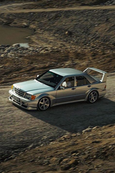 Known for its timeless elegance and engineering excellence, the 190E set new standards in the compact executive car segment during the 1980s and early 1990s. Perfect for enthusiasts and collectors. #mercedes #w201 #190e #mercedesbenz 190 E Mercedes Benz, Mercedes W124 E500, Merc 190e, 1980 Cars, Mercedes 190 Evo, Vintage Mercedes Benz, 1980s Cars, W201 190e, Forgeline Wheels