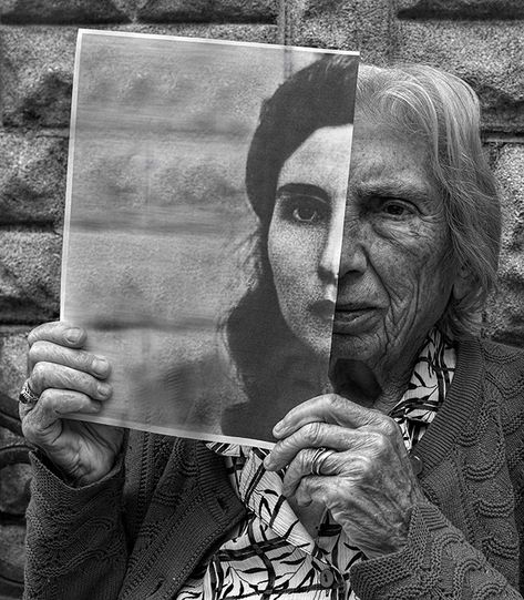 Tony Luciani Creates Rehabilitative Portraits of His Elderly Mother Hippie Kunst, Age Photography, Feel Younger, Photography Subjects, Gcse Art, Italian Artist, Artistic Photography, Photography Women, Self Portrait