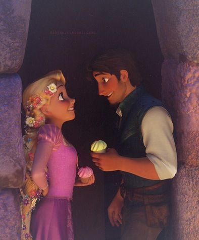 I love this romantic scene in Tangled and its so sweet when you look at their smiles towards each other Animation Disney, Rapunzel And Eugene, Images Disney, Karakter Disney, Flynn Rider, Film Disney, Disney Rapunzel, Princess And The Frog, Sara Ali Khan