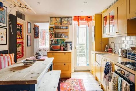 De Beauvoir Terrace, London E8 1 bed flat - £550,000 Yellow Kitchen Designs, Victorian Terrace House, Maximalist Home, 1 Bedroom Flat, Maximalist Decor, Yellow Kitchen, Hus Inspiration, Design Del Prodotto, Cottage Kitchen