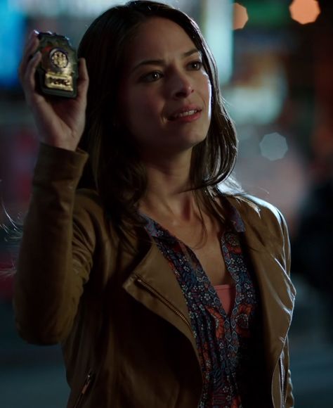 Catherine Chandler / Kristin Kreuk Vincent Keller, Catherine Chandler, Vincent And Catherine, Kristin Kreuk, Ms Marvel, Smallville, Beauty And The Beast, Scream, Deadpool