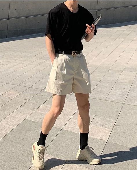 Streetwear Men 2023, Summer Masculine Outfits, Masc Fashion Summer, Male Summer Outfits Aesthetic, Androgynous Summer Fashion, Male Outfits Summer, Korean Fashion Men Summer, Masculine Summer Outfit, Androgynous Summer Outfits