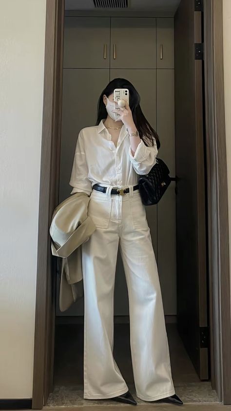 Business Formals For Women Classy, White Shirt And Trousers For Women, Korean Working Outfit, Styling Work Outfits, Casual Outfits White Pants, Elegant Classy Outfits Aesthetic, Worst Day Of My Life, Elegance Dress, Luxury Photography