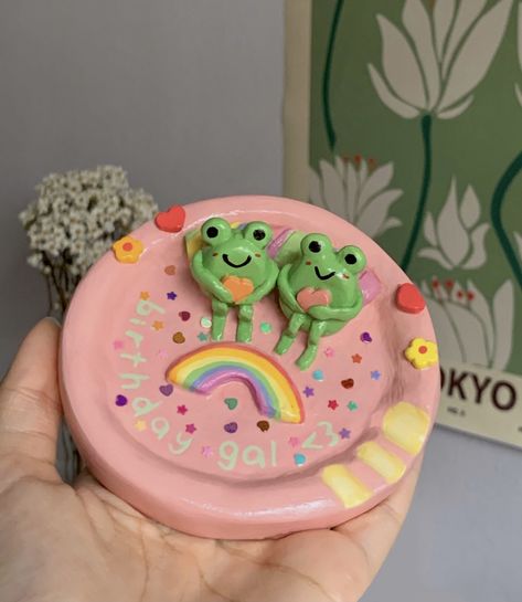 Frog Ashtray Clay, Cute Ashtray Clay, Frog Ashtray, Frogs Cute, Clay Jewellery Holder, Clay Plates, Sculpture Art Clay, Clay Diy Projects, Pottery Painting Designs