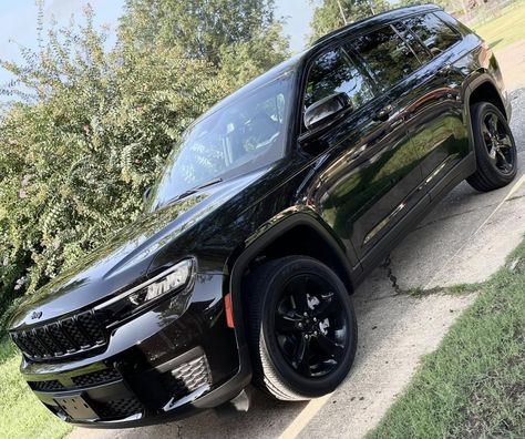 Jeep Grand Cherokee 2024, 2024 Jeep Grand Cherokee, Jeep Grand Cherokee Aesthetic, Black Jeep Cherokee, Jeep Grand Cherokee 2023, Black Jeep Grand Cherokee, Grand Jeep Cherokee, Sleeper Cars, Jeep Sport