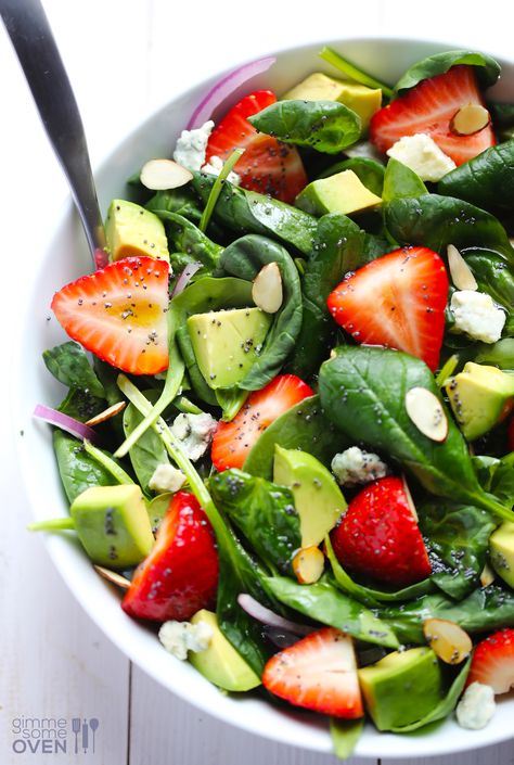 Avocado Strawberry Spinach Salad Recipe | gimmesomeoven.com Poppyseed Salad, Salad Caprese, Avocado Spinach Salad, Salad Spinach, Strawberry Spinach Salad, Strawberry Avocado, Poppyseed Dressing, Strawberry Spinach, Resep Salad