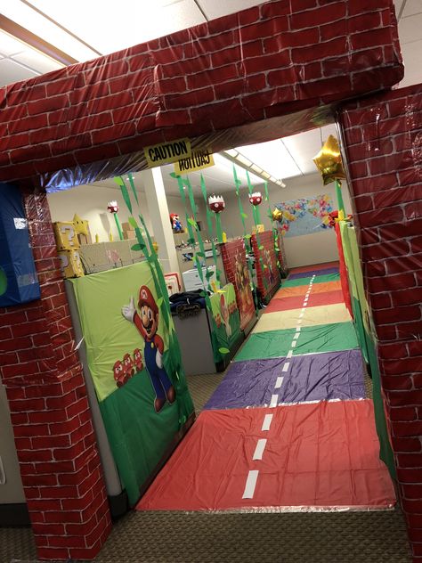 Mario Cart Office Decorations, Rainbow Road Mario Cart, Mario Kart Course, Super Mario Yard Decorations, Mario Kart Rainbow Road Diy, Super Mario Office Decorations, Mario Cart Hallway Decorations, Mario Cart Halloween Decorations, Mario Theme Decorations