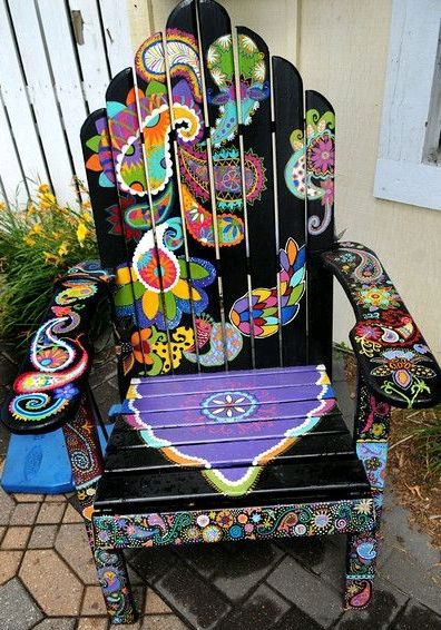 Creative ideas in crafts and upcycled, innovative, repurposed art and home decor. Hand Painted Chairs, Whimsical Painted Furniture, Whimsical Furniture, Painted Chair, Hippie Homes, Funky Home Decor, Hippie Home Decor, Painted Chairs, Funky Painted Furniture