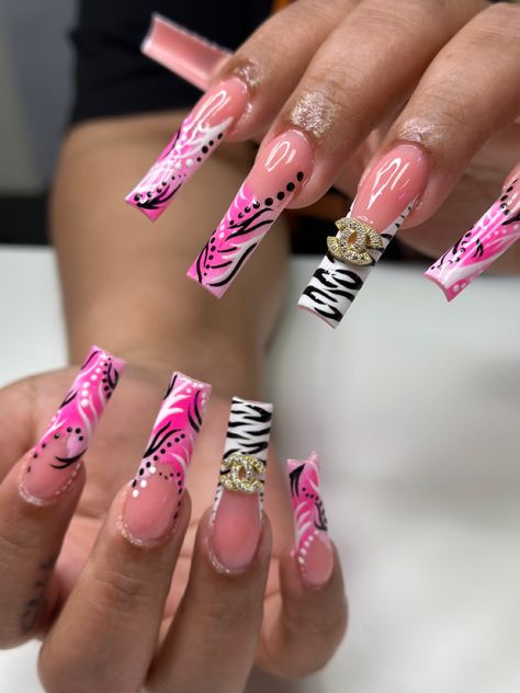 90s Auntie Nails, 1999 Nail Design, 90s Long Nails, 90 Inspired Nails, 90s Theme Nail Designs, 90s Acrylics, 90s Nails Short, 90s Nails Designs, Old School Nail Designs 90s