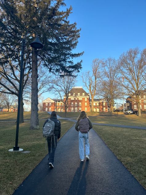 Back To School Private School, Birding School Aesthetic, Romantazise School Aesthetic, American Boarding School Aesthetic, Private School Teacher Aesthetic, High Schoolers Aesthetic, Cute Board Ideas, Walk To School Aesthetic, Dorm Life Aesthetic Friends