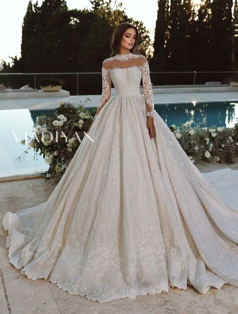 Ivory Ball Gown, Long Sleeve Bridal Dresses, Best Gowns, Wedding Dresses Ball Gown, Bridal Ball Gown, Dresses Ball Gown, Royal Dresses, Princess Ball Gowns, Lace Bridal Gown