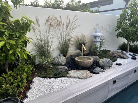 Japanese Water Feature, Japanese Courtyard Garden, Modern Zen Garden, Modern Japanese Garden, Bali Garden, Small Japanese Garden, Japanese Garden Landscape, Zen Garden Design, Small Courtyard Gardens