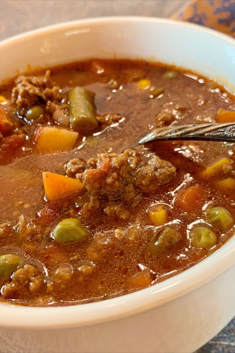 A bowl of easy hamburger soup. Vegetable Potato Soup, Kansas City Steak, Easy Hamburger Soup, My Country Table, Hamburger Vegetable Soup, Steak Soup, Dinner Soup, Easy Hamburger, Comforting Soup