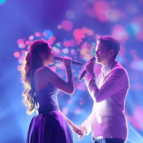 Couple Singing, Singing On Stage, Singing Together, James Reid, Nadine Lustre, Tv On The Radio, On Stage, Singing, Twist