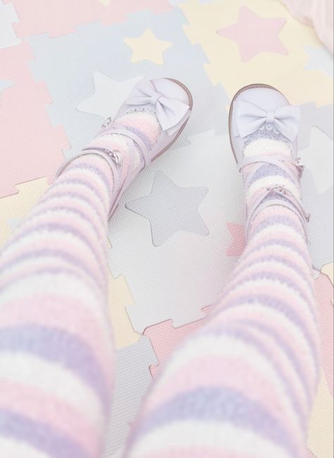 Insta @eglooni 🎀🧁🌸🍭🐾🍓🍥🍀🌟🍪🫀 Kawaii cutecore mezzo piano sanrio jfashion my melody pink room Kawaii High Socks, Mezzo Piano Shoes, Cutecore Leg Warmers, Kogal Gyaru Socks, Kawaiicore Chothes Shoes, Kawaii Cutecore, Sweetie Belle, Unfortunate Events, Alt Outfits