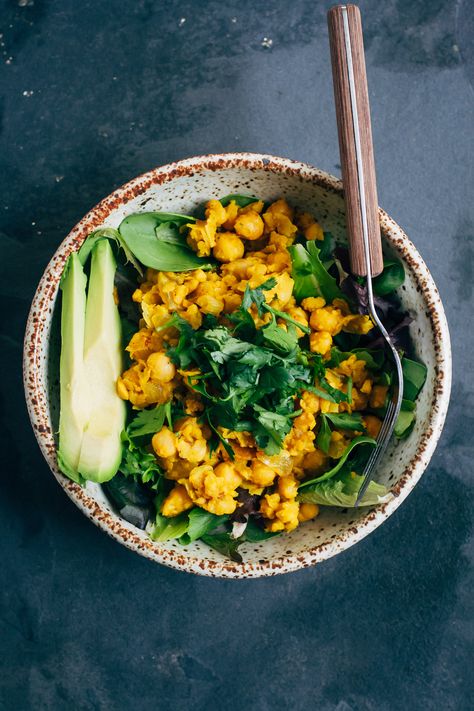 Chickpea Scramble Breakfast Bowl | Well and Full Chickpea Scramble, High Protein Vegan Breakfast, Healthy Vegetarian Breakfast, High Protein Breakfast Recipes, High Protein Vegan Recipes, Healthy Vegan Breakfast, High Protein Vegan, Breakfast Bowl, Diet Vegetarian