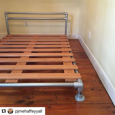 #Repost @pjmehaffeyyall (via @repostapp) ・・・ Installed this pipe & flange bed for  #client1760 today! Thx @mrwhiteslate & @dkhigh & @simplifiedbuilding  Blog tutorial coming soon! #alchemyeclectic #pjdecor #pjdiy #diy #howto #berkshires #otis #otismass #industrial #industrialdesign #interior #interiors #design #decorate #keeklamp #keeklamppipebed #interiordesign #bedframe #diybedframe Pipe Bed Frame, Pipe Bed, Diy Industrial Furniture, Farmhouse Bedroom Furniture, Industrial Pipe Furniture, Diy Copper, Vase Diy, Diy Pipe, Copper Diy