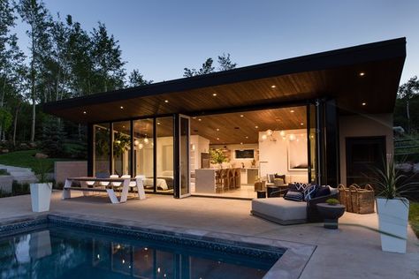 Photo 16 of 16 in This Can-Do Pool House Cleverly Goes From Private to Party Mode from Modern Mountain Pool House - Dwell Mountain Pool, Exterior Stucco, Modern Pool House, Stucco Siding, Pool House Designs, Modern Pool, Best Modern House Design, Casa Country, Metal Siding