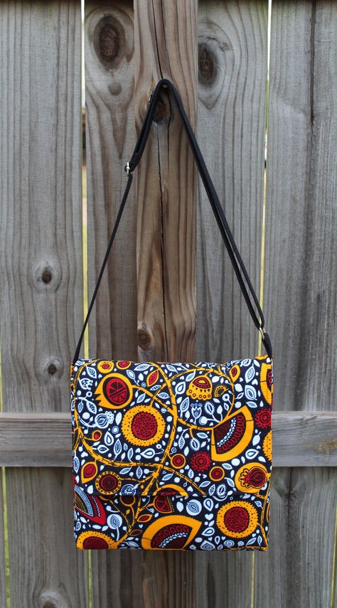 African Bags Handmade, Double Zipper Pouch, Side Bags For Women, Ankara Bags, Purse Ideas, Handmade Fabric Bags, African Bag, African Accessories, Pink Tote Bags