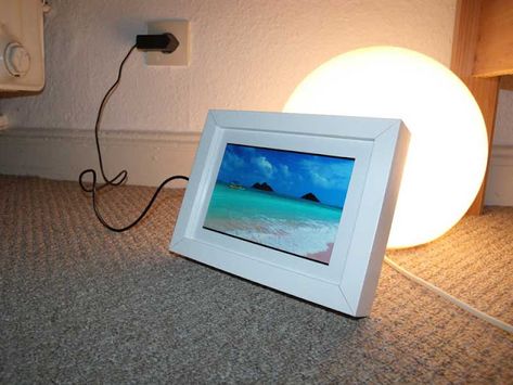 Digital Photo Frame Ideas, Digital Frame Display Ideas, Frame Display Ideas, Accessory Hacks, Picture Display Wall, Digital Picture Frame, Ribba Frame, Wall Displays, Ikea Ribba Frames