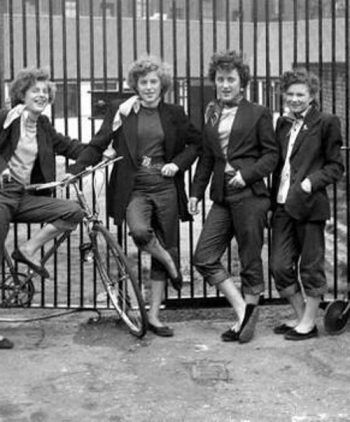 Teddy Girls- the inspiration for Greaser girl style Greaser Girl, 1950s Girl, Ken Russell, Teddy Boy, Teddy Girl, Sock Hop, Teddy Boys, Joan Collins, Jolie Photo