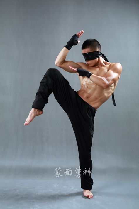 Martial Arts Poses Male, Dynamic Anatomy Reference, Action Gesture Poses, Athlete Reference Pose, Martial Arts Poses Reference Male, Martial Art Poses Reference, Dynamic Gesture Poses, Sport Reference Pose, Sport Pose Reference