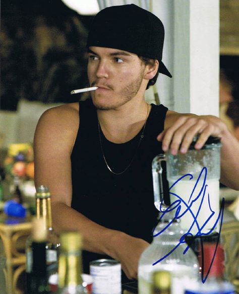 emile hirsch- alpha dog Emile Hirsch, Only Him, Alpha Dog, Dog Movies, Actors Male, People Of Interest, I Want To Cry, Famous Men, Man Candy