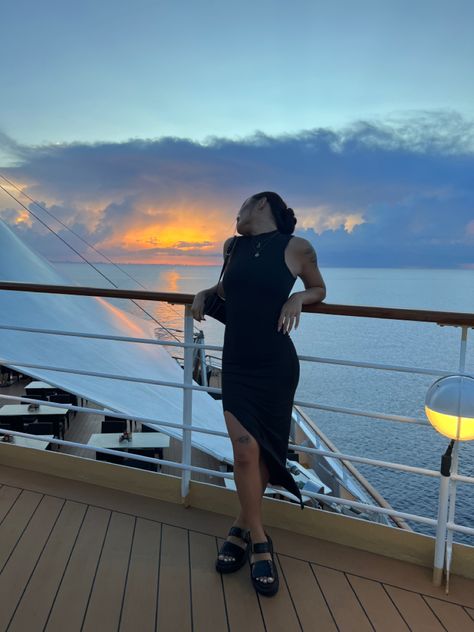 Poses On Cruise Ship, Sunset Cruise Pictures, Black Cruise Outfits, Cruise Aesthetic Black Woman, Cruise Ship Photo Ideas, Cruise Picture Ideas Instagram, Boat Cruise Outfit, Tattoos Sunset, River Cruise Outfits