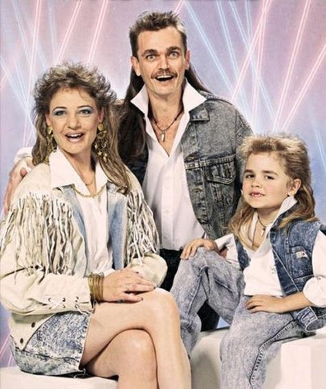 Respect the mullet! This screams 80s: Family Mullets, Man Necklace, Jean Jackets, and Laser Background. Awkward Family Portraits, Bad Family Photos, Funny Family Photos, Awkward Photos, Awkward Family Photos, White Trash, Glamour Shots, Power Dressing, Family Humor