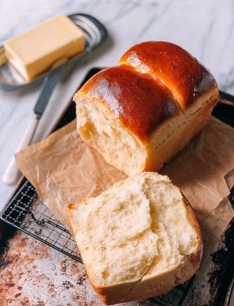 Old-Style Shanghai Bread recipe by thewoksoflife.com Wok Of Life, Woks Of Life, The Woks Of Life, Mapo Tofu, Tea Eggs, Mini Loaf, Bread Serving, Woks, Dairy Milk