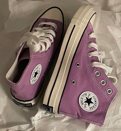 Chuck Shoes, Zapatillas All Star, Cute Converse Shoes, Aesthetic Converse, Converse Aesthetic, Purple Converse, Cute Converse, Dr Shoes, All Stars Converse