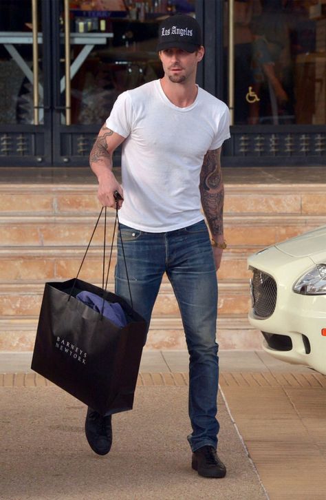 Adam Levine in APC jeans Retro 5 Jordans Outfit, Black Common Projects, Vintage Sweater Outfit, Adam Levine Style, Apc Jeans, Denim Editorial, Plaid Shirt Outfits, Jordan 1 Outfit, Sporty Street Style