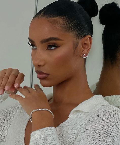 Low Bun Ponytail, Sleek Hair Bun, Hair Bun Ideas, Sleek Bun Hairstyles, Bun Ideas, Sleek Back, Slicked Back Ponytail, Sleek Hair, Sleek Ponytail Hairstyles