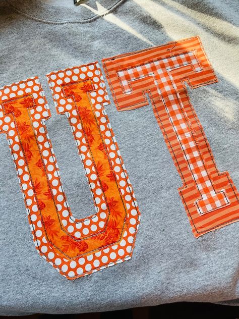 UT Tennessee Embroidered Sweatshirt - Etsy Senior Painted Jeans, Sewing Aesthetic, Hoodie Diy, College Diy, Patchwork Sweatshirt, Patchwork Clothes, Diy Sweatshirt, Senior Gifts, Mason Jar Gifts