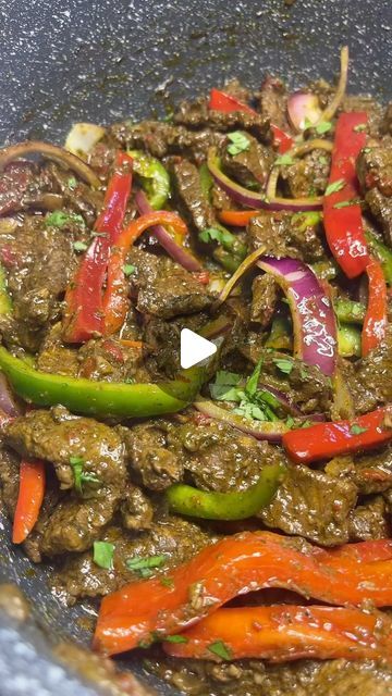 Dominican Pepper Steak Recipe, Puerto Rican Pepper Steak Recipe, Achiote Oil Recipe, Achiote Oil, Beef Pepper Steak, Top Round Steak, Pepper Steak Recipe, Steak And Onions, Flank Steak Recipes