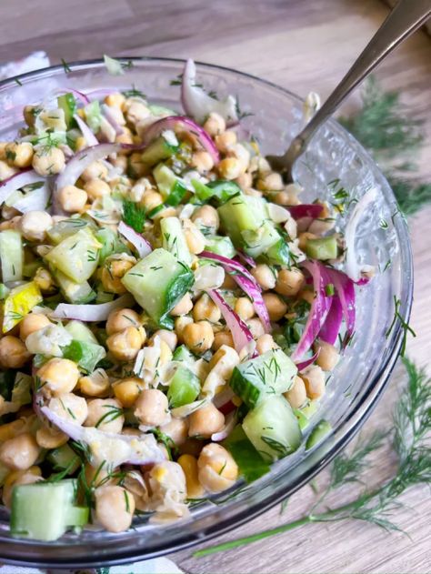 Dense Bean Salad Recipe: Dill Pickle Chickpea Salad Chickpea Salad Vegan, Bean Salads, Chickpea Salad Recipes, Black Bean Salad, Bean Salad Recipes, Skinny Taste Recipes, Juicy Tomatoes, Chickpea Salad, Eat Smart