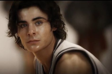 Zach Efron - 17 Again Zac Efron 17 Again Curly Hair, Zac Efron 2009, Zac Efron Long Hair, Zac Efron 17 Again, Zac Efron Hairspray, Zach Efron, 17 Again, Troy Bolton, Keanu Charles Reeves