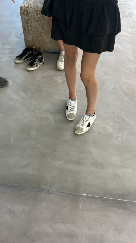 Ggdb Sneakers Outfit, Ggdb Shoes, Golden Goose Sneakers Outfit, Golden Goose Outfit, Aesthetic Streetwear, Shoes Outfit Fashion, Stockholm Style, Stunning Shoes, Chic Shoes