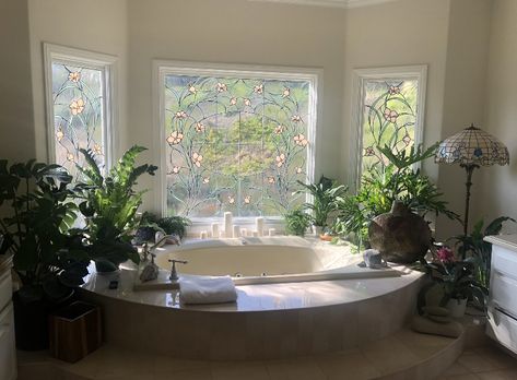 Plants, white bathtub, big pretty window Bathrooms Aesthetic, Strawberry Room, Small Bathroom Designs, Big Baths, Big Bedrooms, Pretty Bathrooms, Dream House Rooms, Big Bathrooms, Dream Apartment