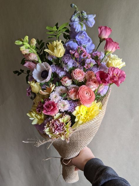 Boquette Flowers, Flower Installation, Flower Bar, Colorful Bouquet, Flower Therapy, Beautiful Bouquet Of Flowers, Send Flowers, Bouquet Of Flowers, Flower Lover