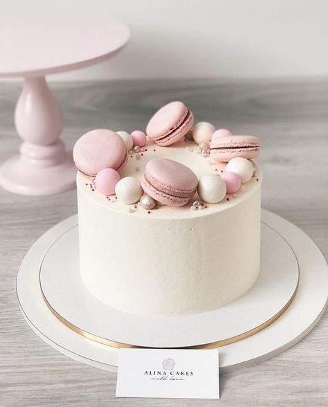 Tort Harry Potter, Tårta Design, Macaroon Cake, Macaron Cake, Elegant Birthday Cakes, Beautiful Birthday Cakes, Simple Birthday Cake, Cake Decorating Designs, Pretty Birthday Cakes