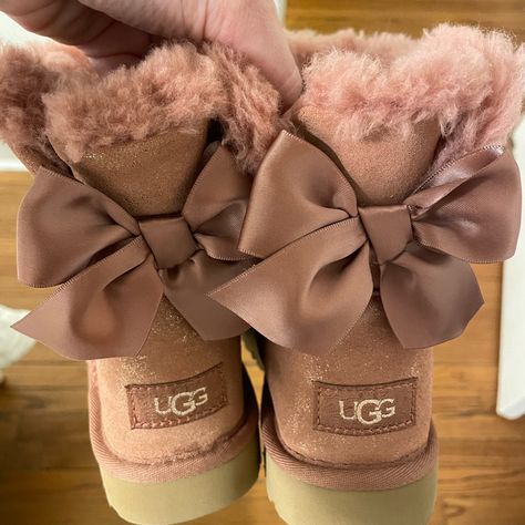 New Uggs Sz 6 Kids Never Worn Ugg Boots Aesthetic, Pearl Boots, Pink Ugg Boots, Cute Uggs, New Uggs, Pretty Sneakers, Pink Uggs, Womens Suede Boots, Kitty Clothes