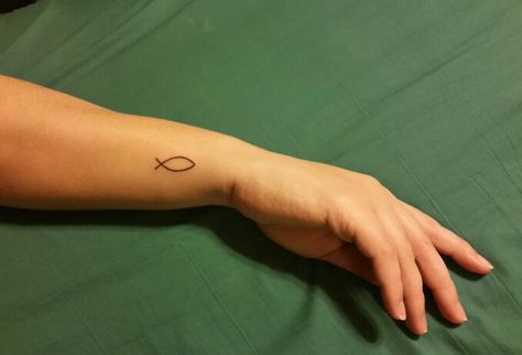 Tattoo Life Symbol, Christian Fish Symbol Tattoo, Fish Simple Tattoo, Fish Wrist Tattoo, Fish Symbol Tattoo, Small Fish Tattoo, Simple Fish Tattoo, Yahweh Tattoo, Simple Christian Tattoos