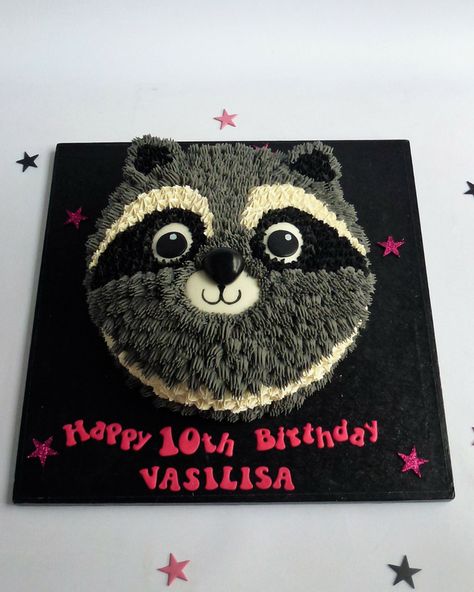 Racoon 664x805 Raccoon Cake Birthday, Raccoon Cupcakes, Raccoon Cake, Raccoon Party, Pancake Face, Armadillo Cake, Raccoon Character, Happy Camper Birthday Party, Easy Ice Cream Recipe