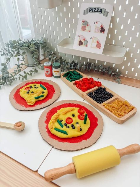 Home Made Playdough, Pizza Cardboard, Playdoh Ideas, Playdough Ideas, Painted Cardboard, Kids Sensory Activities, Toddler Sensory Bins, Baby Routine, Eyfs Activities