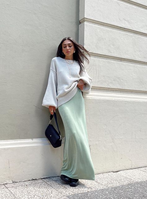 Grunge Women, Maxi Skirt Winter, High Waist Maxi Skirt, Winter Maxi, Skirt Bodycon, Skirt Streetwear, Maxi Skirt Outfits, Fleece Dress, Winter Skirt