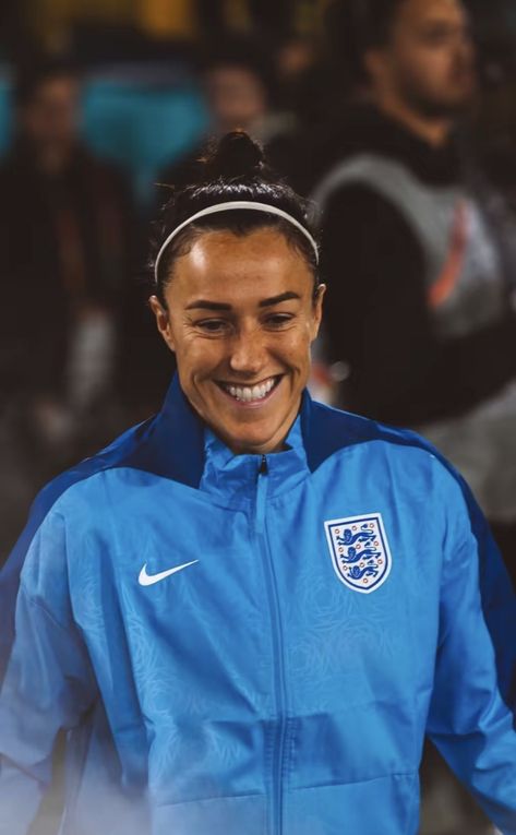 Lucy Bronze Wallpaper, Football Wives, Fc Barcelona Femení, Lucy Bronze, Second Coming Of Christ, Women Wallpaper, England Ladies Football, Footballers Wives, Bronze Wallpaper